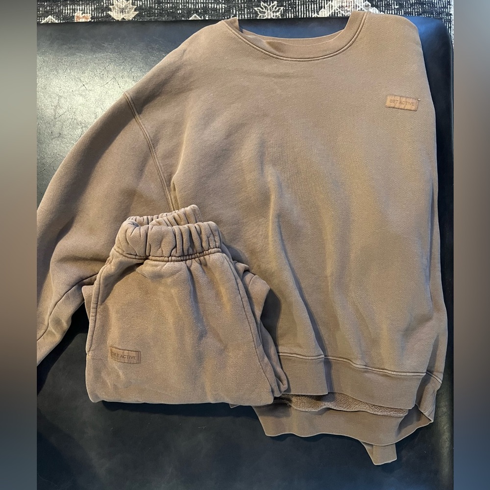 SET ACTIVE Sweatsuit